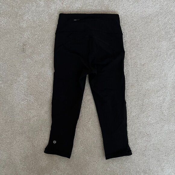 Lululemon Smooth Stride Crop Black Size 2 Stylish Mesh on Side Leggings - Picture 8 of 16